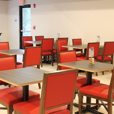 Holiday Inn Express Hotel & Suites Glasgow By Ihg Екстериор снимка
