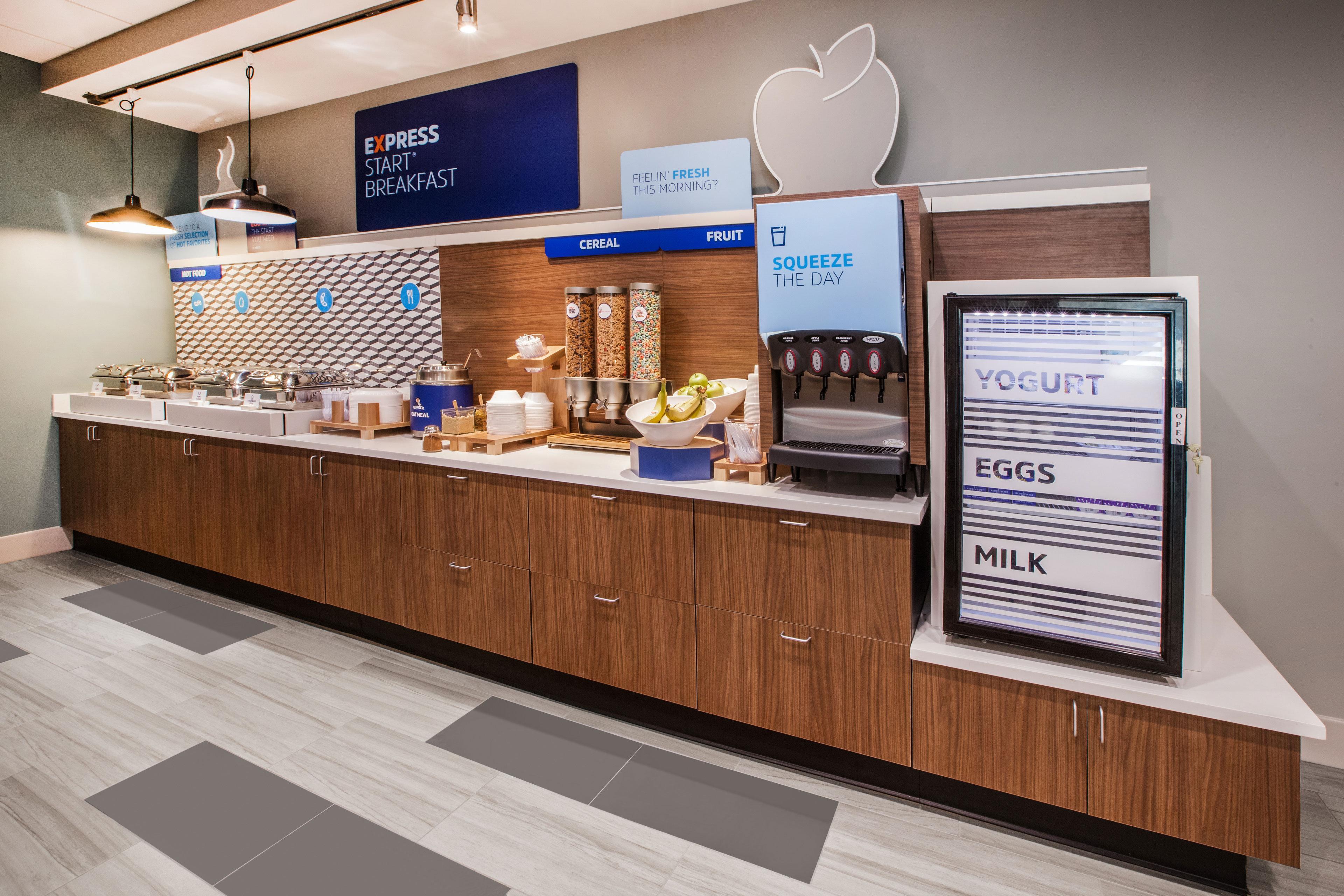 Holiday Inn Express Hotel & Suites Glasgow By Ihg Екстериор снимка