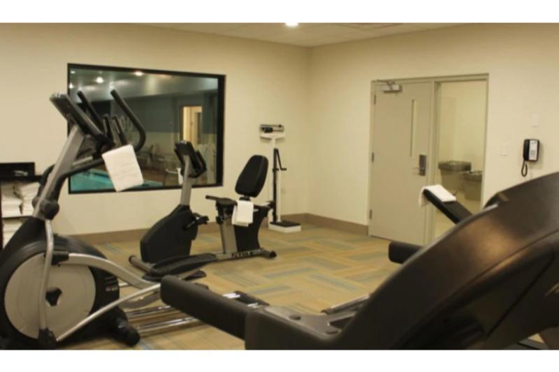 Holiday Inn Express Hotel & Suites Glasgow By Ihg Екстериор снимка