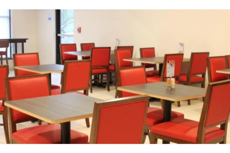Holiday Inn Express Hotel & Suites Glasgow By Ihg Екстериор снимка