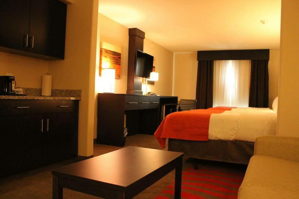 Holiday Inn Express Hotel & Suites Glasgow By Ihg Екстериор снимка