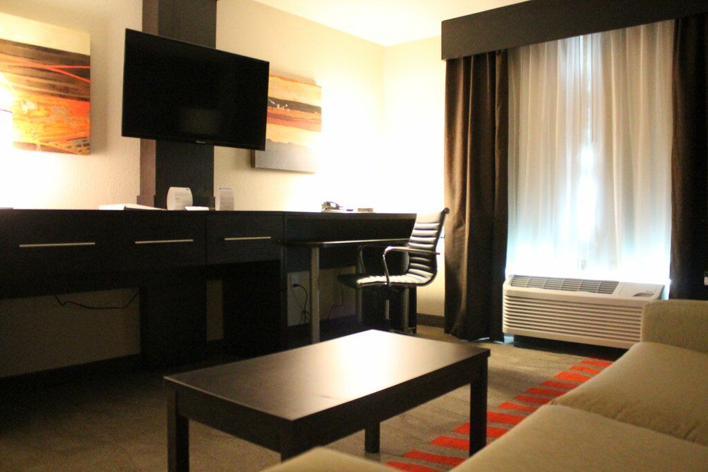 Holiday Inn Express Hotel & Suites Glasgow By Ihg Екстериор снимка